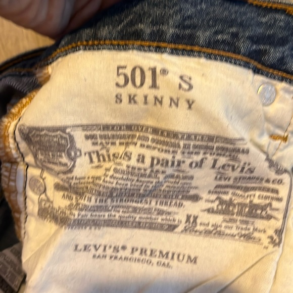 “Levi’s Premium” Skinny/ Mom Jeans - Picture 2 of 4